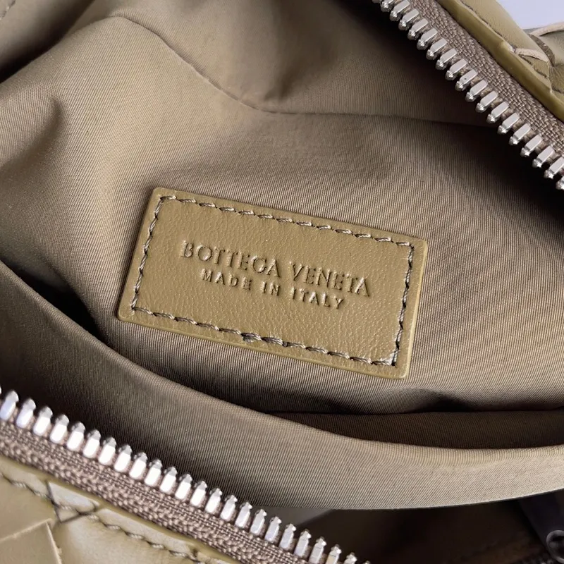 All categories 💚 Authentic bags 💚 BV 2025 new BV toiletry bag